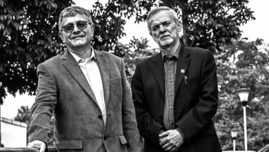 Octavio Piñero y Juan Guillermo Echeverry, miembros directivos de la Asociación General de Egresados de la Universidad del Valle. Foto: Óscar Hemberth Moreno Leyva