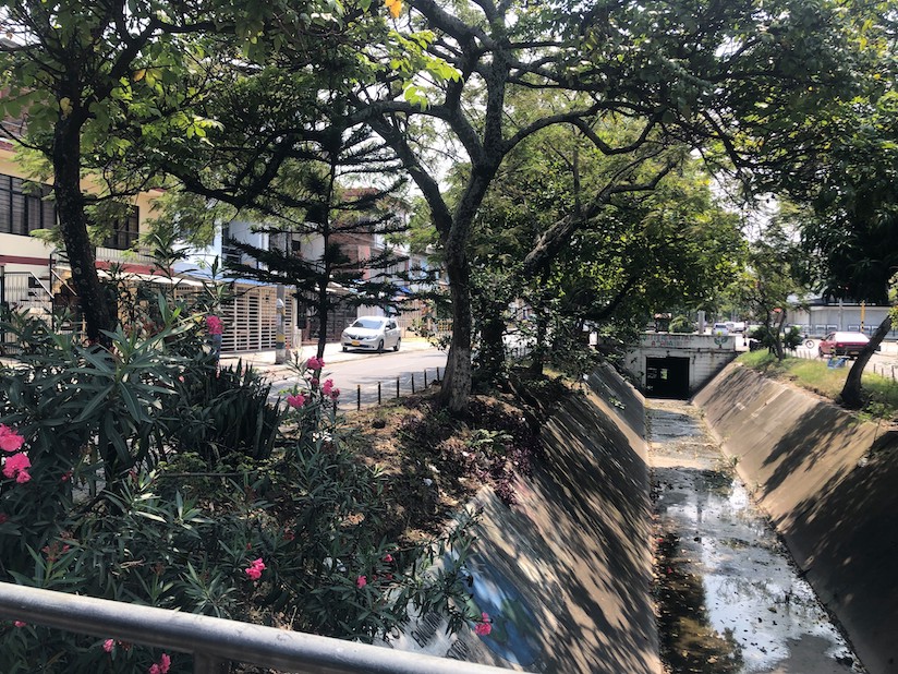 Canal Monark, barrio Atanasio Girardot. Calle 39 con carrera 15. Foto: Seb M Coronnel