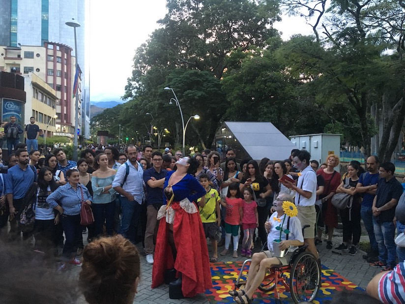 “Habitantes de Calle” de Arístides Vargas. Dirección: Francisco Sierra. Colectivo Teatro Nephila Boulevard del Río. Foto: Seb M Coronnel