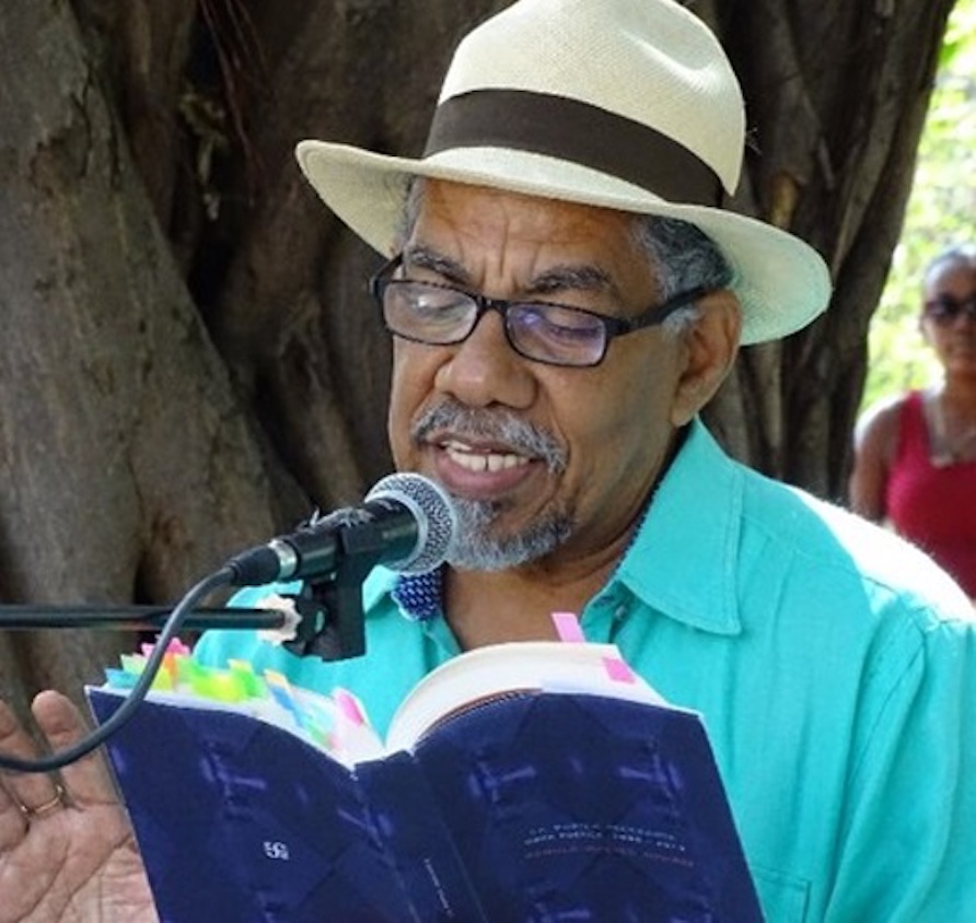 Rómulo Bustos Aguirre, poeta colombiano. Foto: https://www.las2orillas.co/un-merecido-reconocimiento-al-poeta-romulo-bustos-aguirre/