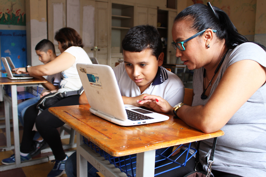 IEO Maricé Sinisterra. Actividad Semilleros TIC. Foto: Cortesía Mi Comunidad Es Escuela.