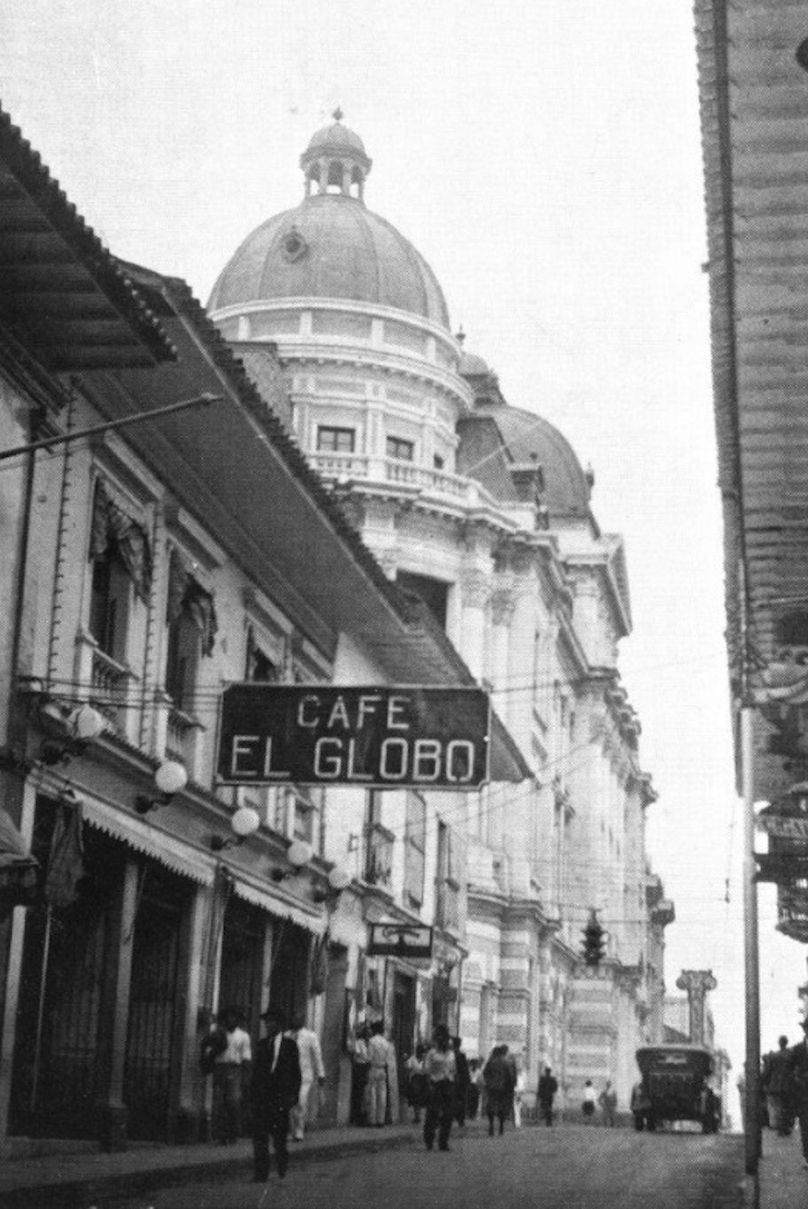 Pequeñas orquestas de Jazz y Fox amenizaban la noche en el famoso café El Globo. Foto: https://i.pinimg.com/originals/2c/40/38/2c4038e7c460c31b8104d36059b56560.jpg