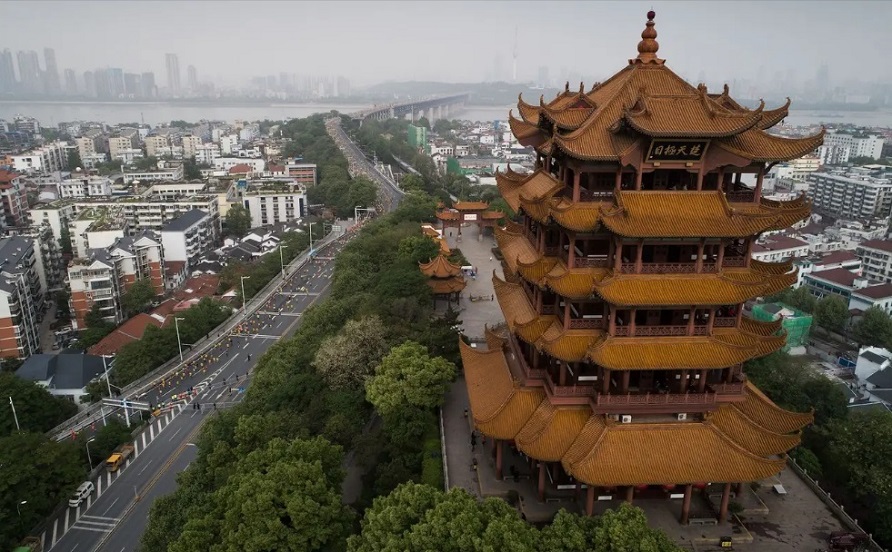 Wuhan,capital de la provincia Hubei, ubicada en el centro de China. Ciudad en la que se originó la propagación del SARS-CoV-2, coronavirus responsable de la pandemia actual, presumiblemente desde un mercado de animales vivos. Foto: https://www.businessinsider.com/wuhan-china-breeding-ground-for-coronavirus-outbreak-2020-1
