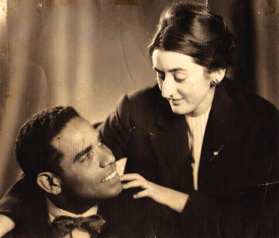 En 1957, conocí a Rosa Bosch, mi segunda esposa, en Barcelona. Luego de mantener correspondencia por dos años, el 23 de diciembre de 1960 nos casamos en Bogotá. En la revista Letras Nacionales tenía a cargo la función de proyección, diagramación y vigilancia de la edición y las artes finales.