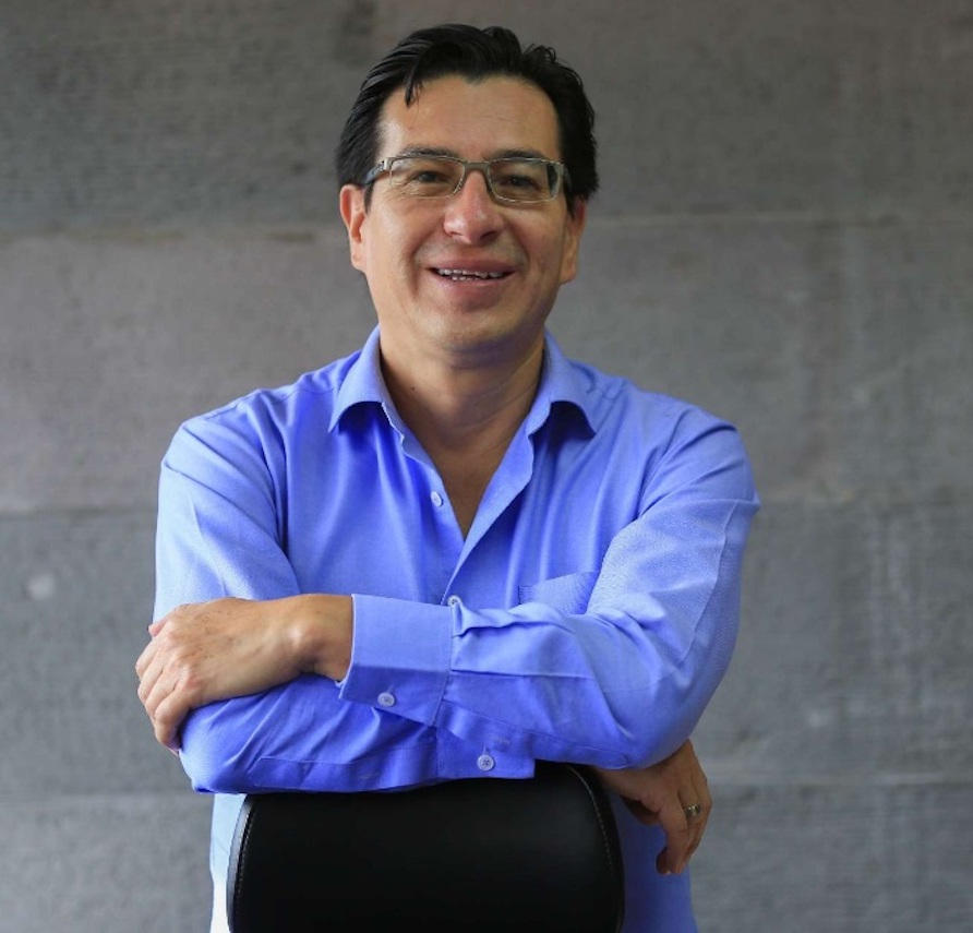 Fander Falconí, economista, político y académico ecuatoriano. Foto: https://lahora.com.ec/cotopaxi/noticia/1102159775/ministro-de-educacion-fander-falconi-quien-viola-a-un-nino-es-un-delincuente