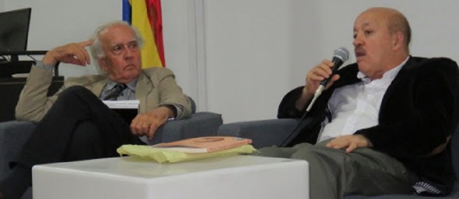 Fernando Cruz con el escritor Fabio Martínez.