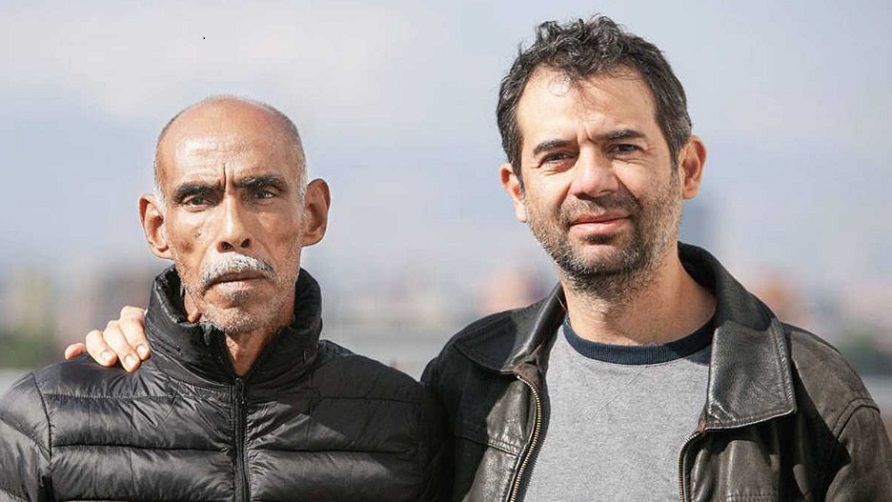 José Arley de Jesús Carvallido, protagonista de la película Tantas alamas (izquierda), junto al director Nicolás Rincón Gille (derecha). Foto: https://bit.ly/3aOrSlE