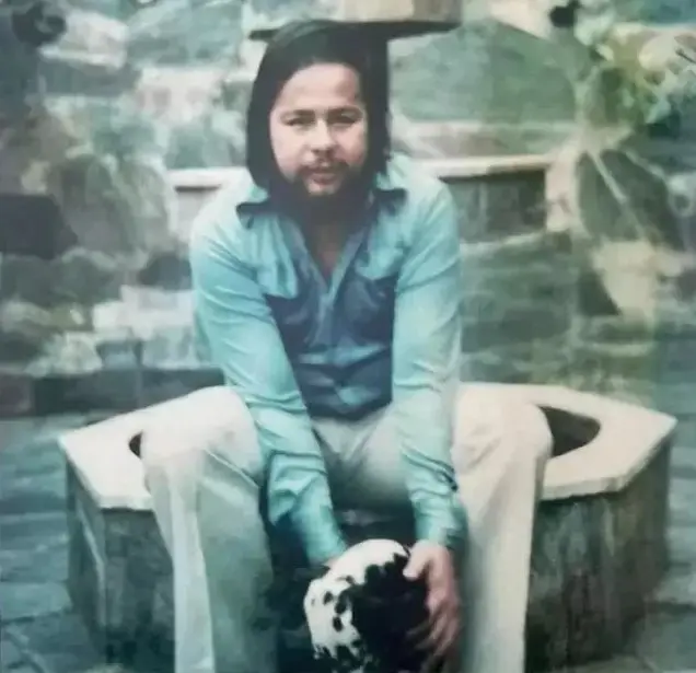 Pedro Chang (1946 – 2001), publicista, poeta y educador colombiano. Foto: Facebook de Julián Chang. 