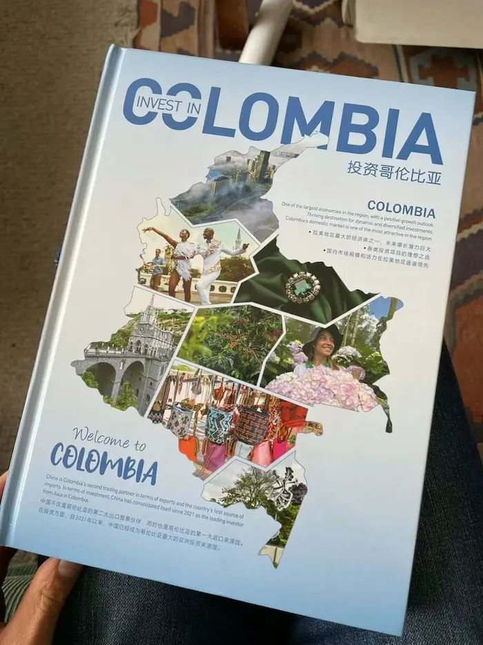 Carátula de Invest in Colombia (2023). Acceso a la publicación completa en el siguiente enlace: https://book.yunzhan365.com/mygni/qzmn/mobile/index.html