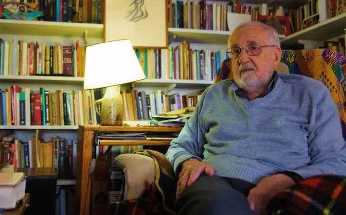 Noé Jitrik (1928 – 2022), crítico literario, escritor, investigador y profesor universitario argentino. Foto: Revista Haroldo. Tomada de: rialta.org. 