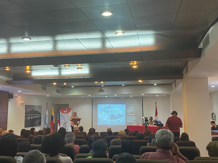 Segunda jornada del coloquio “Cruzando fronteras: a cien años de La Vorágine”, en el auditorio Ángel Zapata de la Universidad del Valle. Foto: Sofía Londoño.