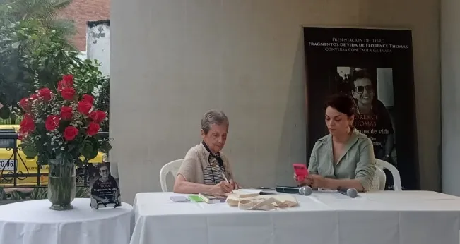 Florence Thomas y Paola Guevara en la Librería Nacional. Foto: Jessica Hurtado Carvajal. 