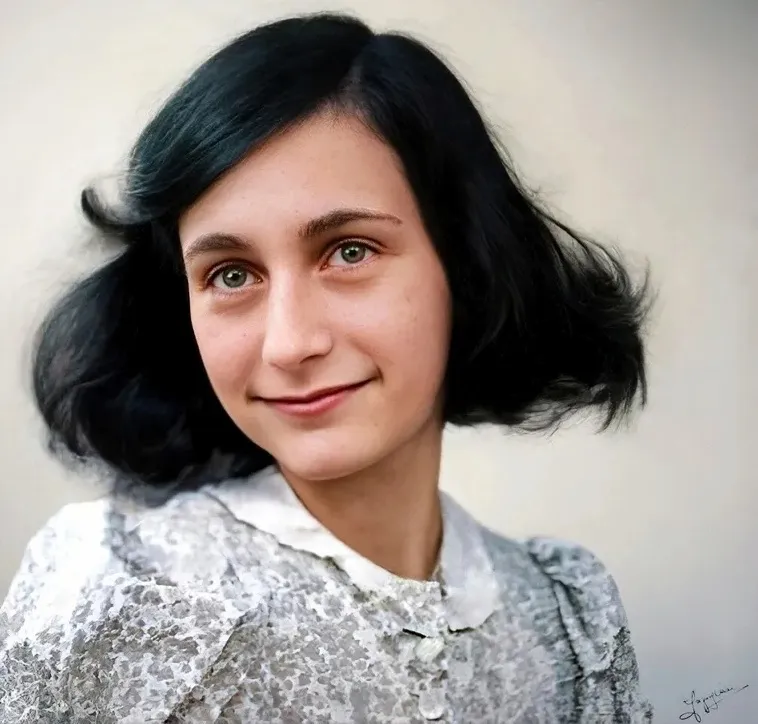 Anne Frank, mayo de 1942. Foto antigua restaurada en alta definición. Foto: Gregorj Cocco. 