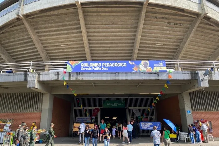 El Quilombo Pedagógico Germán Patiño Ossa se realizó en el Coliseo del Pueblo durante la XVIII versión del Festival Petronio Álvarez. Foto: Sofía Londoño Galeano.