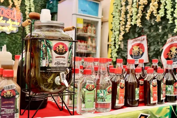 Bebidas autóctonas del Pacífico colombiano. Foto: Secretaría de Cultura del Valle del Cauca. 