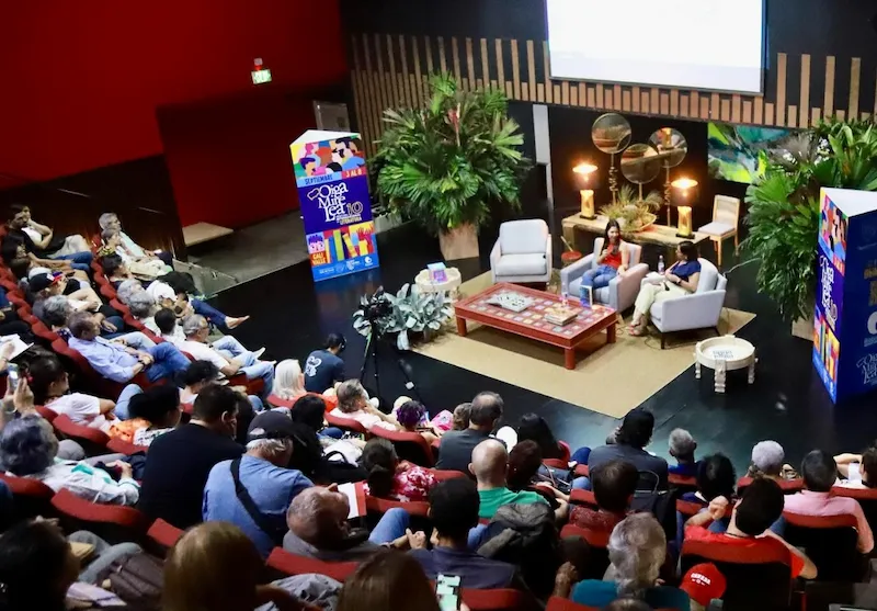 Liliana Colanzi en el Festival Internacional de Literatura Oiga, Mire, Lea 2024. Foto: Biblioteca Departamental Jorge Garcés Borrero.