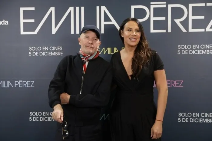 El director Jacques Audiard junto a la actriz Karla Sofía Gascón. Foto: EFE / Zipi Aragón.