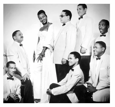 Celia Cruz en los inicios de su carrera con la Sonora Matancera. Foto: Tomada de biografiasyvidas.com