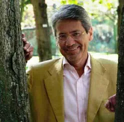 Raúl Vallejo. Foto: http://www.verbienmagazin. com