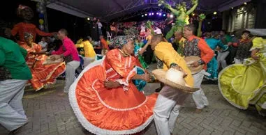 Celebración de los 70 años del Instituto de Cultura Popular, IPC. Muestra de danza. Foto: Jorge Idarraga. Tomada de: https://www.facebook.com/pg/InstitutoPopulardeCultura/ photos