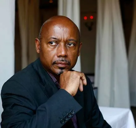 Raoul Peck, cineasta haitiano, director de El joven Karl Marx. Foto: http://www.cubahora.cu