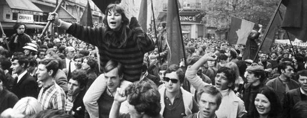 Estudiantes parisinos en una multitudinaria manifestación en mayo de 1968. Foto: http://www.abc.es