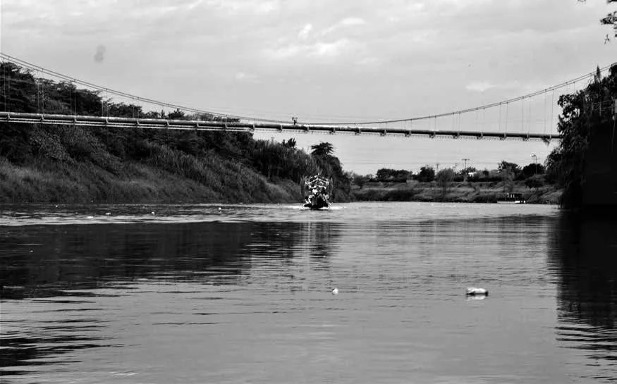 Perspectiva del río Cauca, a un costado la planta de tratamiento de Puerto Mallarino - Foto: Catalina Becerra Torres.