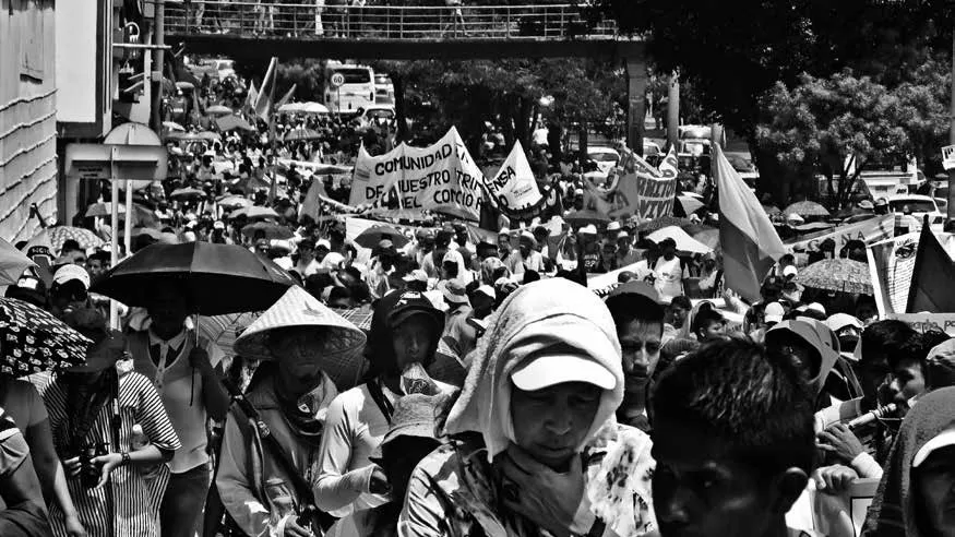 Indígenas marchan por la raza, por la tierra, por la dignidad de los pueblos - Fotos: Ana Lorena Tulcán.