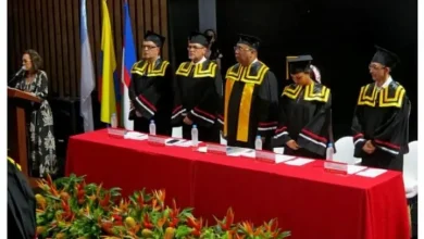 Ceremonia solemne presidida por el rector de la Universidad del Valle, Guillermo Murillo Vargas.
