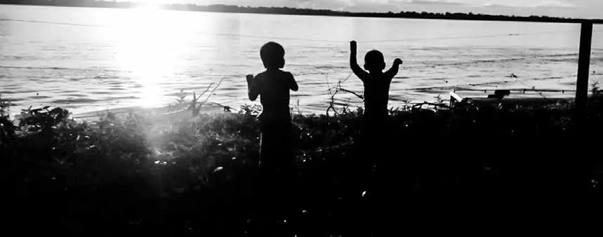 Amanecer a las orillas del Amazonas - Foto: Luisa María Rodríguez