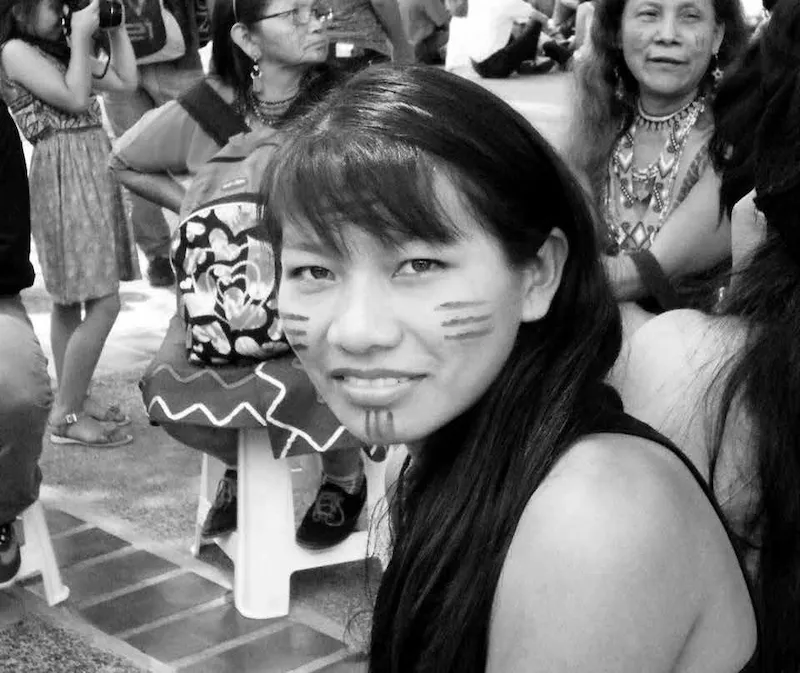 Carely en su comunidad – Foto: tomada Facebook personal