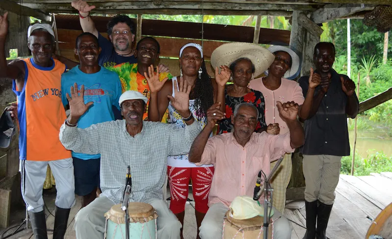 Gualajo, su familia, Los Torres y su Manager - Foto: Luis Carlos Osorio Páez