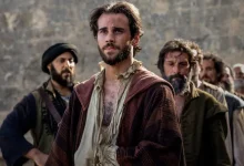 Julio Peña interpretando a Miguel de Cervantes. Foto: Netflix.