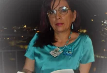 Ana Mercedes Ocampo Hoyos, novelista, poeta, música, investigadora social y pedagoga caleña. Foto: anamer.com.co