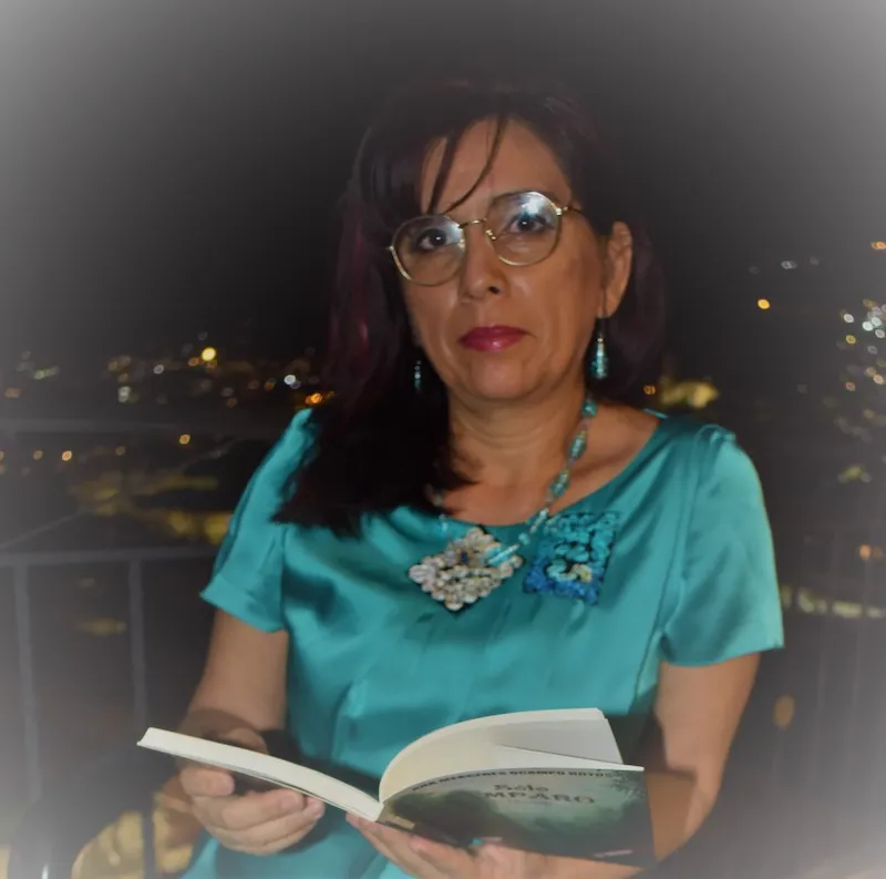 Ana Mercedes Ocampo Hoyos, novelista, poeta, música, investigadora social y pedagoga caleña. Foto: anamer.com.co