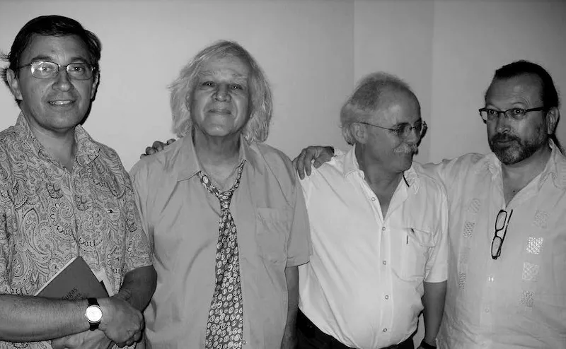 El poeta y sus amigos, José Zuleta, Gerardo Rivera, Alberto Guzmán Naranjo y William Ospina -Foto: www.ntc-libros-de-poesia.blogspot.com
