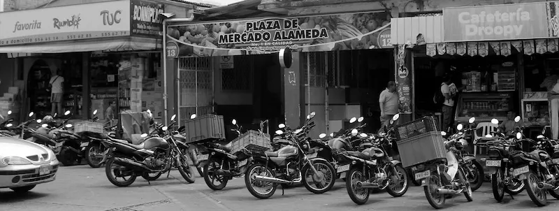 Entrada Galería Alameda - Foto: Alejandro Salazar