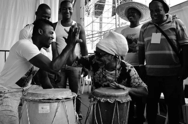 Parcería musical Carlinhos Brown y Fundación Changó de Tumaco - Foto: Áymer Álvarez JR.