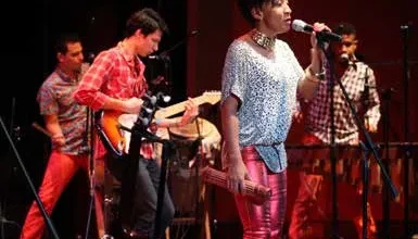 Mama Julia y Los Sonidos Ambulantes en el Blues & Folk Festival 2015
