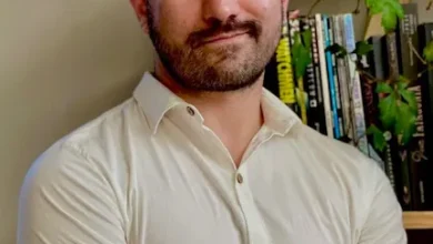 Foto: Carlos Ayram, profesor de la Escuela de Estudios Literarios de la Universidad del Valle. Foto: Tomada de letras.uc.cl