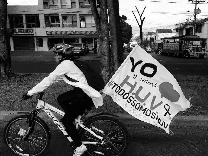 El HUV se defiende en bicicleta - Foto: www.parentesiscali.blogspot.com