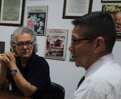 Edgar Varela Barrios y Edgard Collazos, editor de La Palabra Foto: Alejandro Salazar