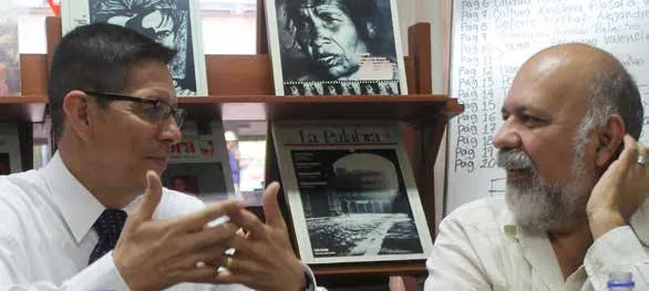 Edgar Varela Barrios y Darío Henao Restrepo, director de La Palabra - Foto: Alejandro Salazar