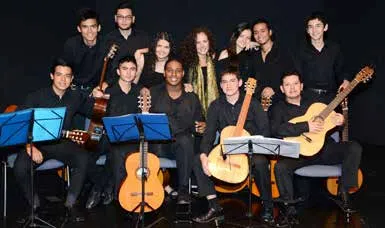 Orquesta Juvenil de Guitarras de Cali - Foto: Facebook Laura Velázquez