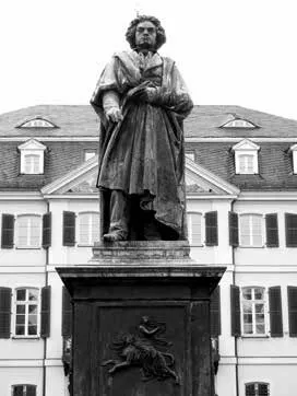 Monumento a Beethoven en Bonn, Alemania por Ernst Julius Hähnel Foto tomada de: https://en.wikipedia. org