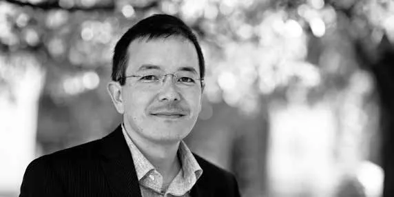 Shaun Tan (Autor e Ilustrador) Foto tomada de: https://en.wikipedia.org/ wiki/Shaun_Tan
