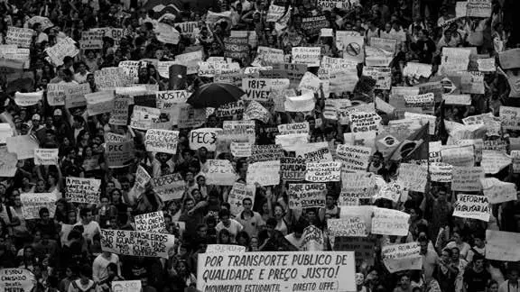 Protesta en Recife - Foto: http://parlatorio.com